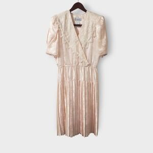 Vintage Scott McClintock Jacquard Lace Pleated Dress Shiny Pink Sz 10 Romance